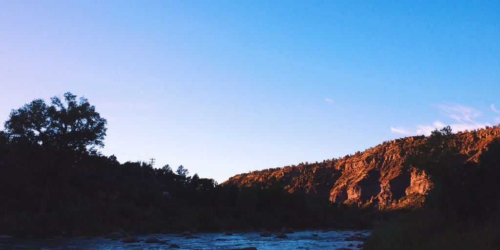 Animas-River-Sunrise-Duranglers-Flies-and-Supplies-Andy-McKinley-photo.jpg Animas-River-Sunrise-Duranglers-Flies-and-Supplies-Andy-McKinley-photo.jpg