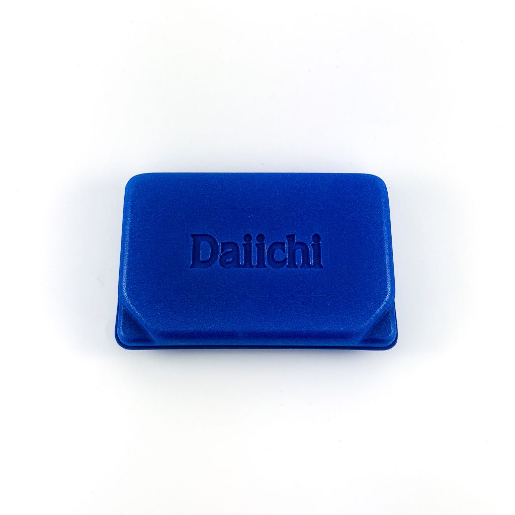 https://duranglers.com/wp-content/uploads/2021/07/daiichi-small-foam-fly-box-dark-blue.jpg